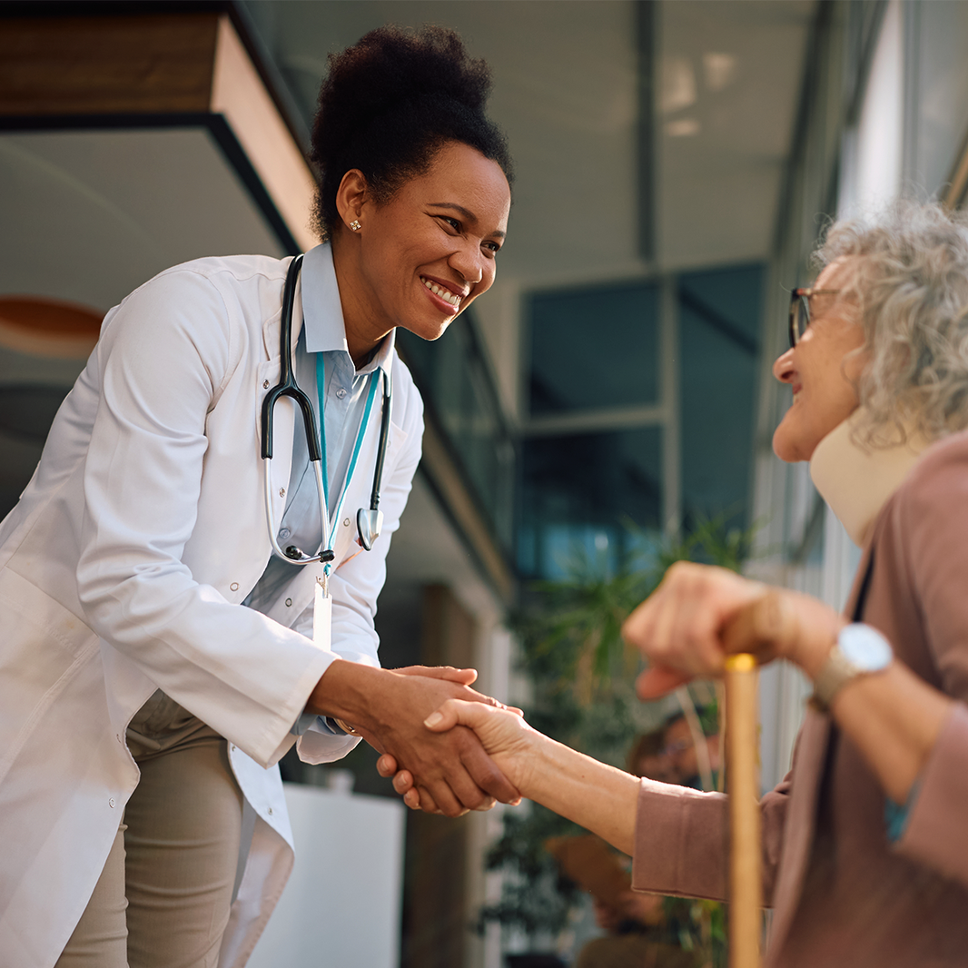 Het BTW-doolhof in de zorg: Wanneer stuur je wél en wanneer géén BTW-factuur?